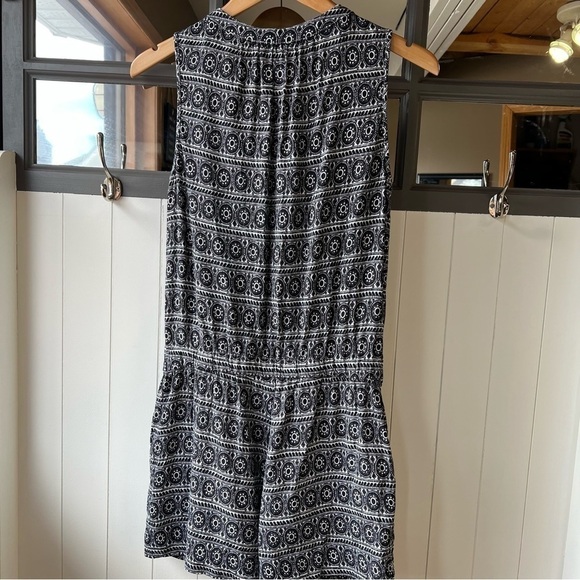 Loft By Ann Taylor Black And White Shorts Romper, Size Small - Picture 2 of 10